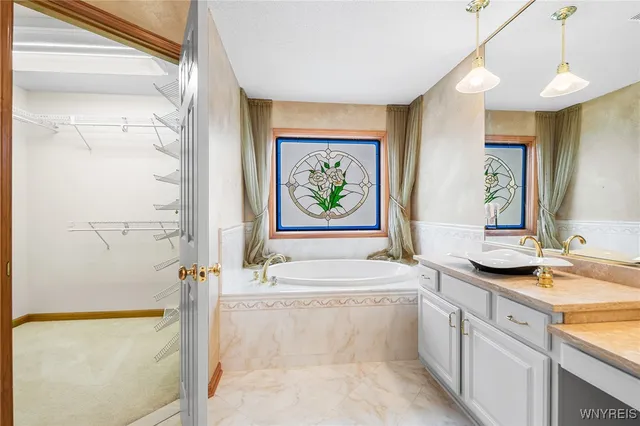 $599,000 | 44 Apple Blossom Boulevard, Lancaster, NY 14086