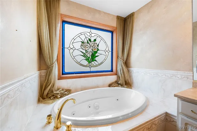 $599,000 | 44 Apple Blossom Boulevard, Lancaster, NY 14086