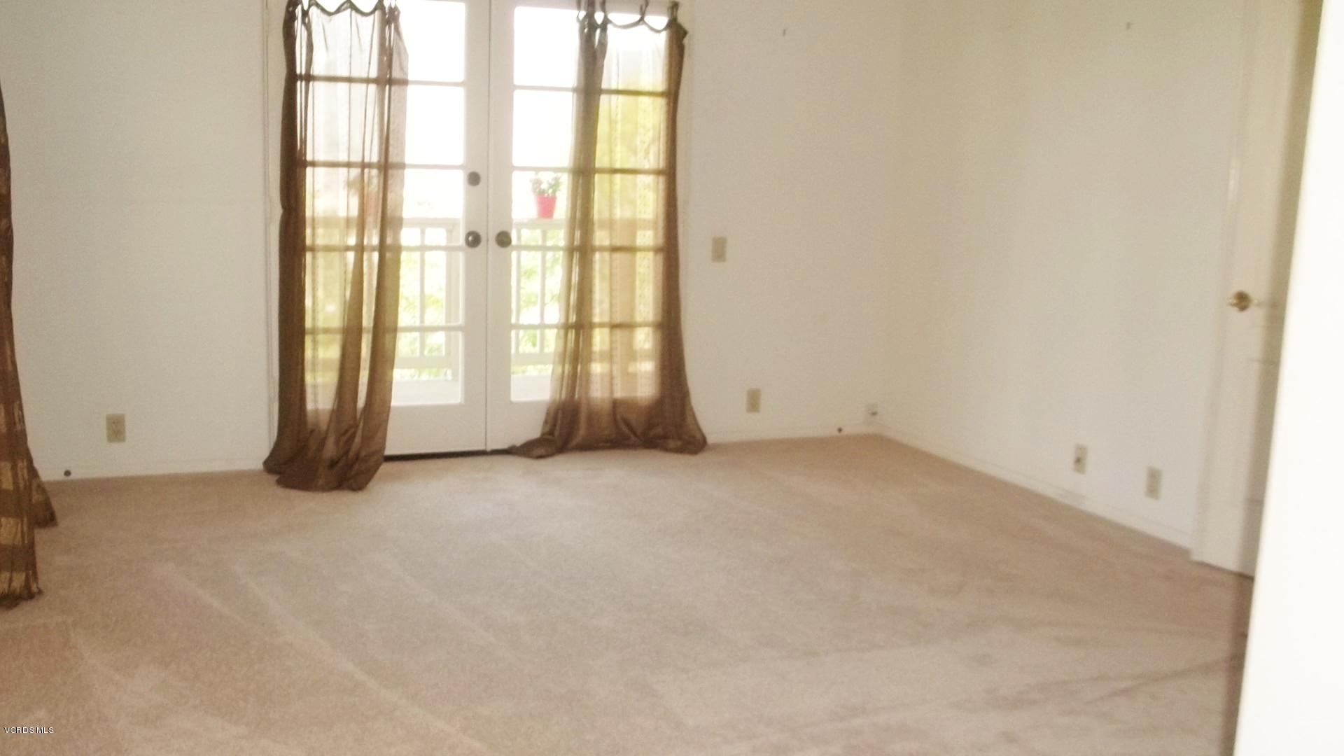 792 Manor Ridge Road Santa Paula, CA 93060 - Photo 11 of 22 100_3352