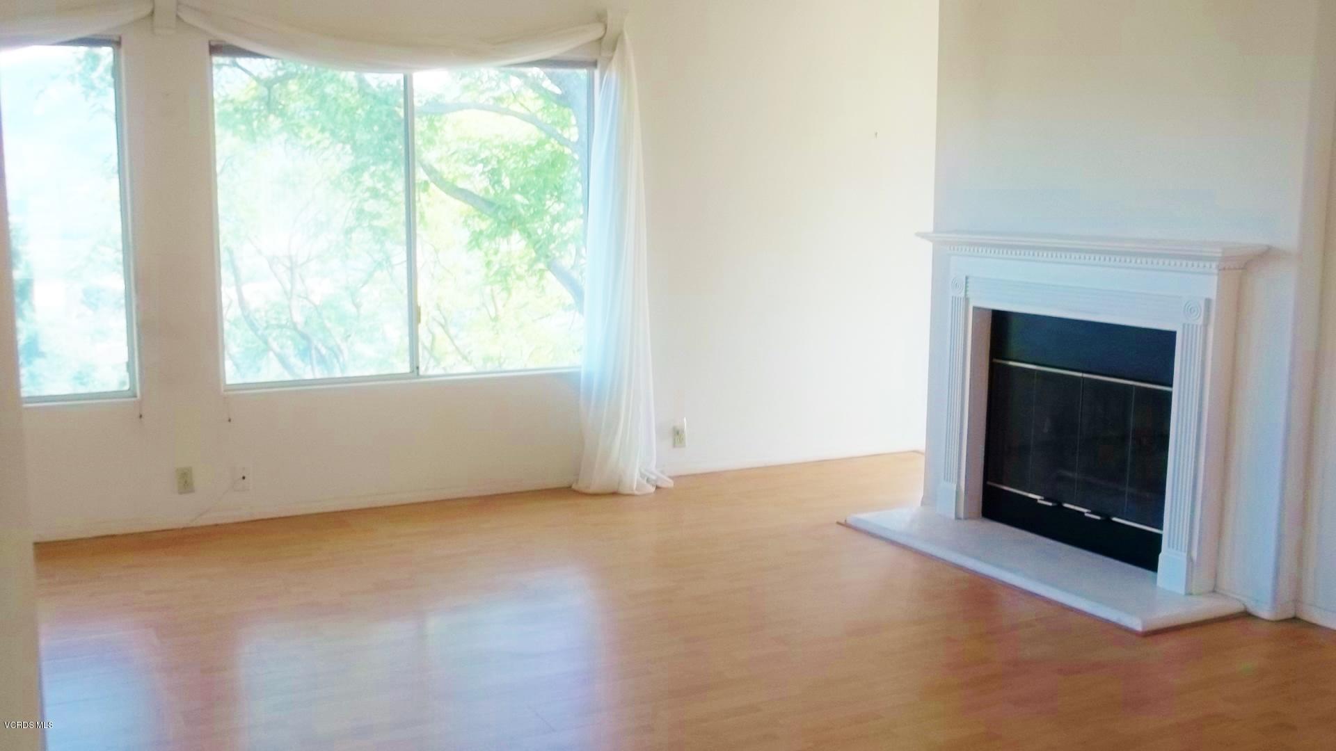 792 Manor Ridge Road Santa Paula, CA 93060 - Photo 5 of 22 100_3370