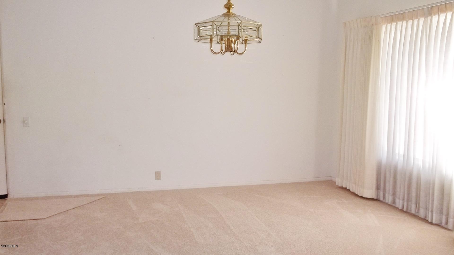 792 Manor Ridge Road Santa Paula, CA 93060 - Photo 7 of 22 100_3346