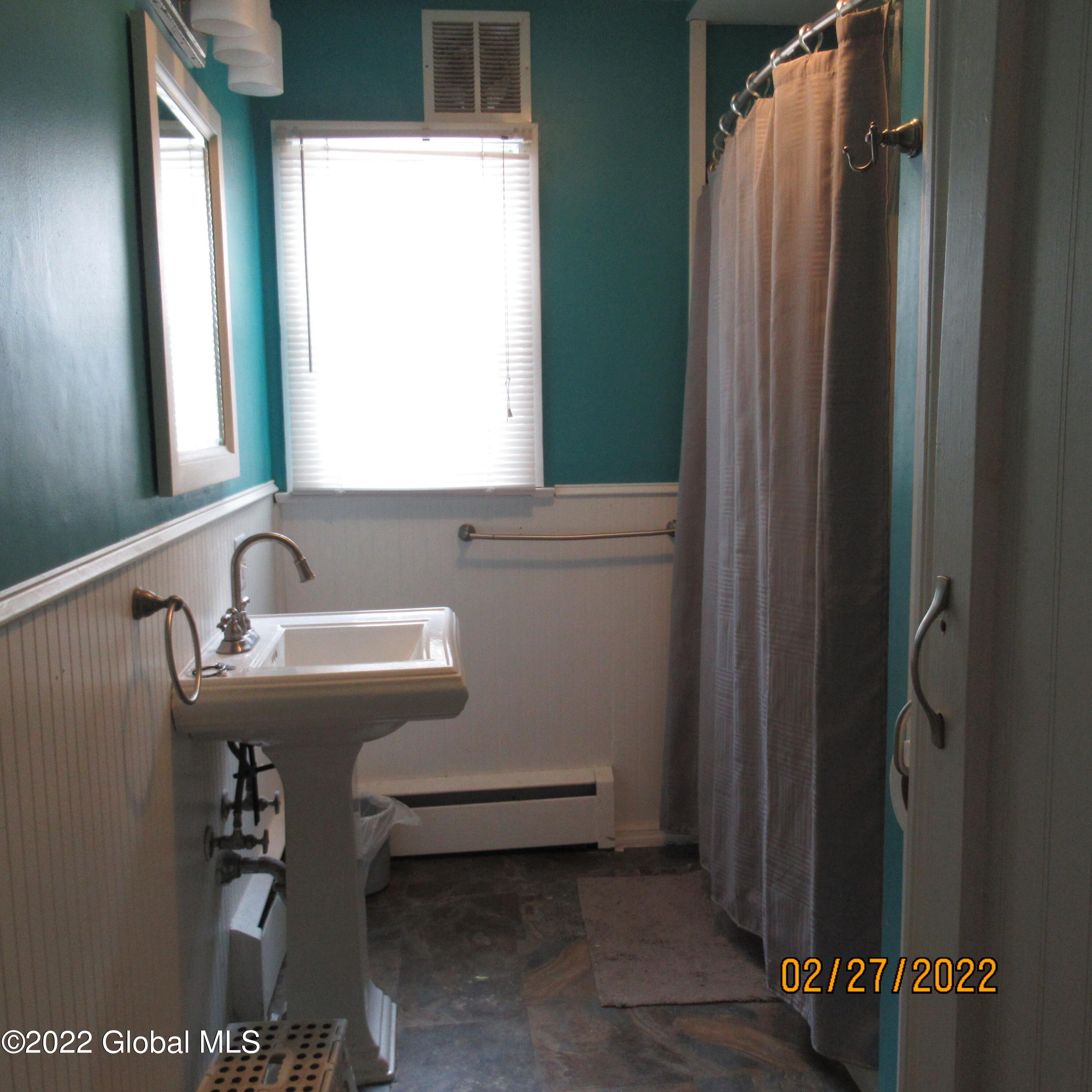 193 Northampton Road Amsterdam, NY 12010 - Photo 8 of 22 Hall Bath