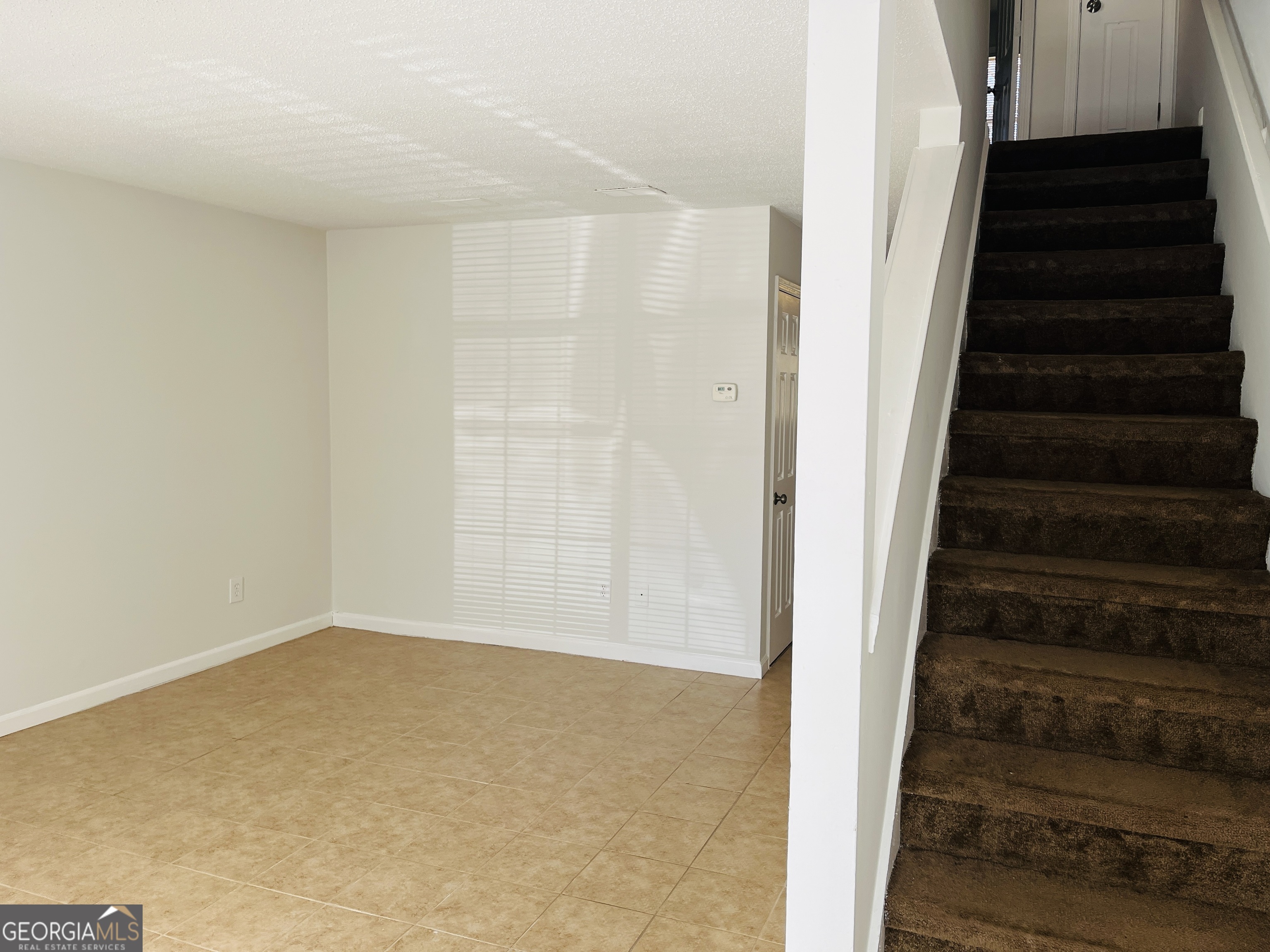 1701 Hunting Creek Lane Southeast, Unit 1701 Conyers, GA 30013 - Photo 3 of 20 a view of an entryway