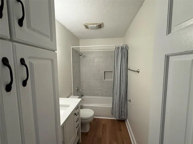 $2,300 | 2 Mariners Cove North, New Orleans, LA 70124