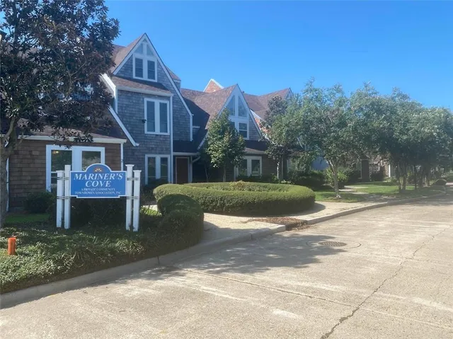 $2,300 | 2 Mariners Cove North, New Orleans, LA 70124