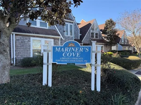 $2,200 | 2 Mariners Cove North, New Orleans, LA 70124