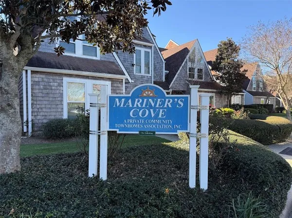 $2,200 | 2 Mariners Cove North, New Orleans, LA 70124