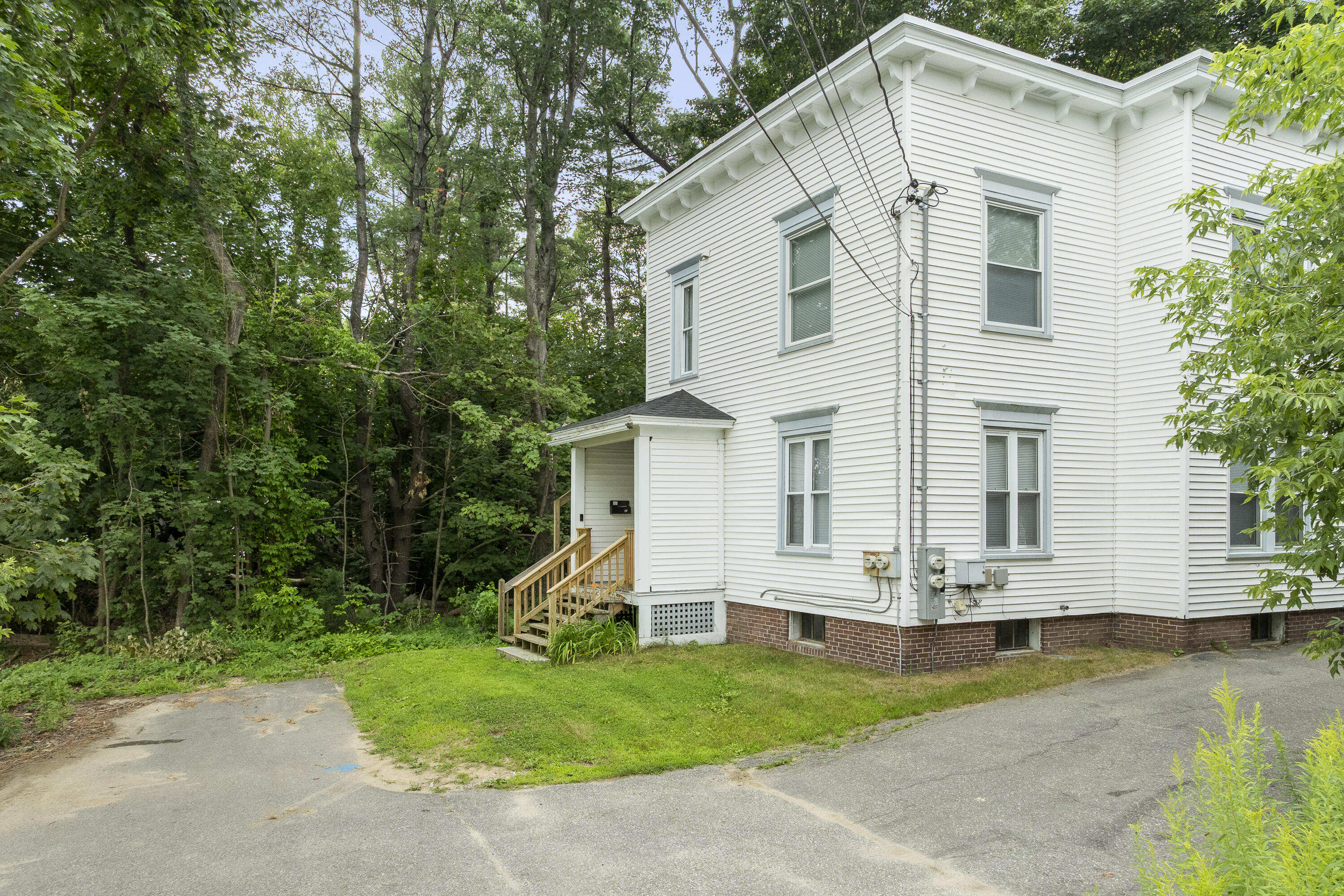 41 Burbank Street Lewiston, ME 04240 - Photo 2 of 49 10-41 Burbank St, Lewiston, ME-TP