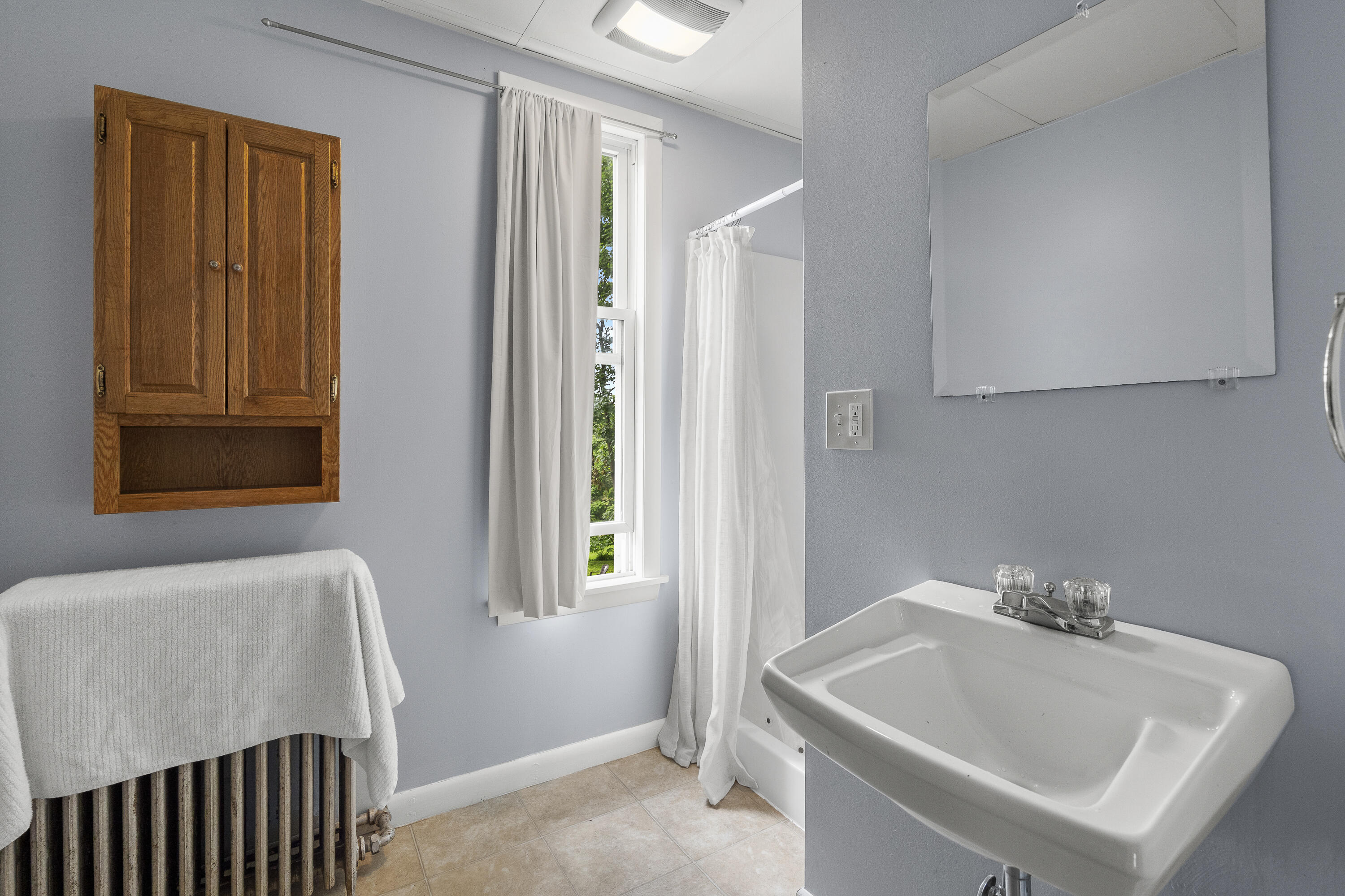 41 Burbank Street Lewiston, ME 04240 - Photo 29 of 49 09-41 Burbank St. Lewiston, ME - Interio