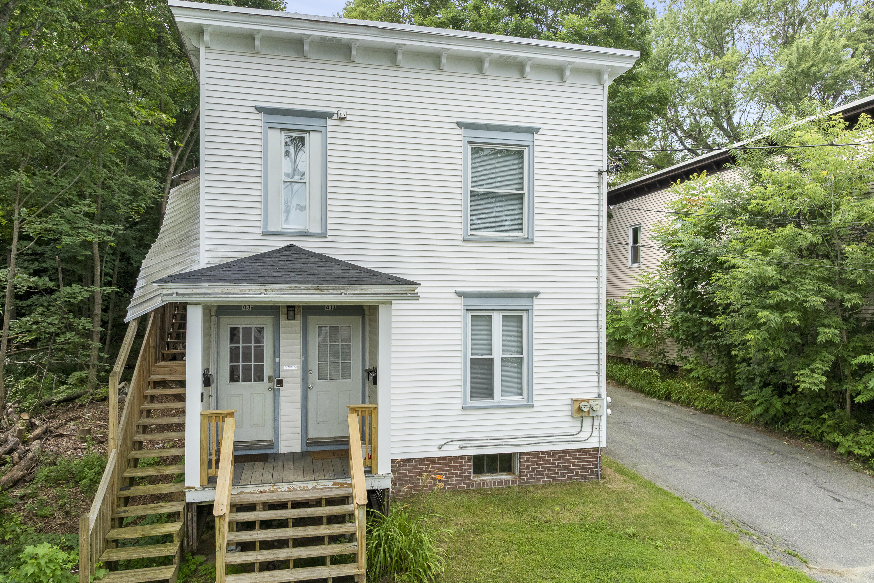 41 Burbank Street Lewiston, ME 04240 - Photo 3 of 49 11-41 Burbank St, Lewiston, ME-TP