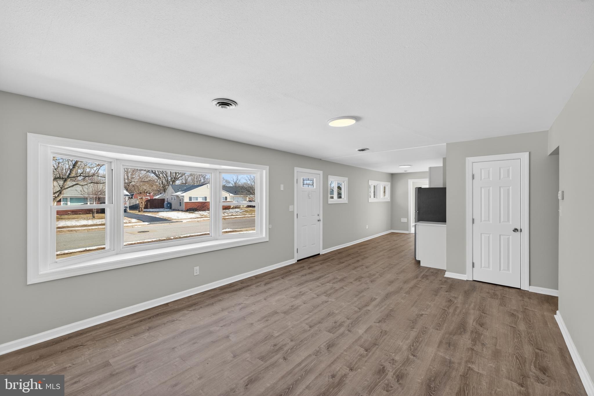 3 Marlyn Road Newark, DE 19713 - Photo 2 of 18 Front entrance to Open concept Kitchen/LR