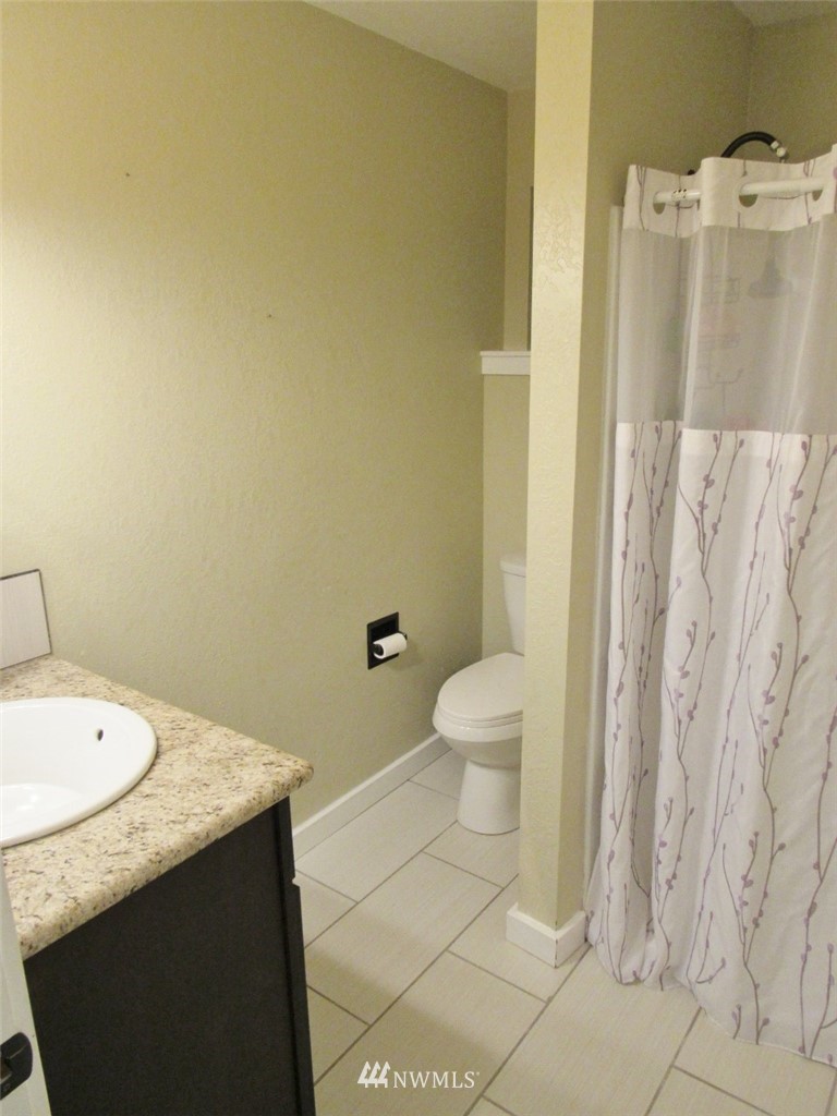 4124 Northwest Essex Road Bremerton, WA 98310 - Photo 14 of 25 Gallery Image 14