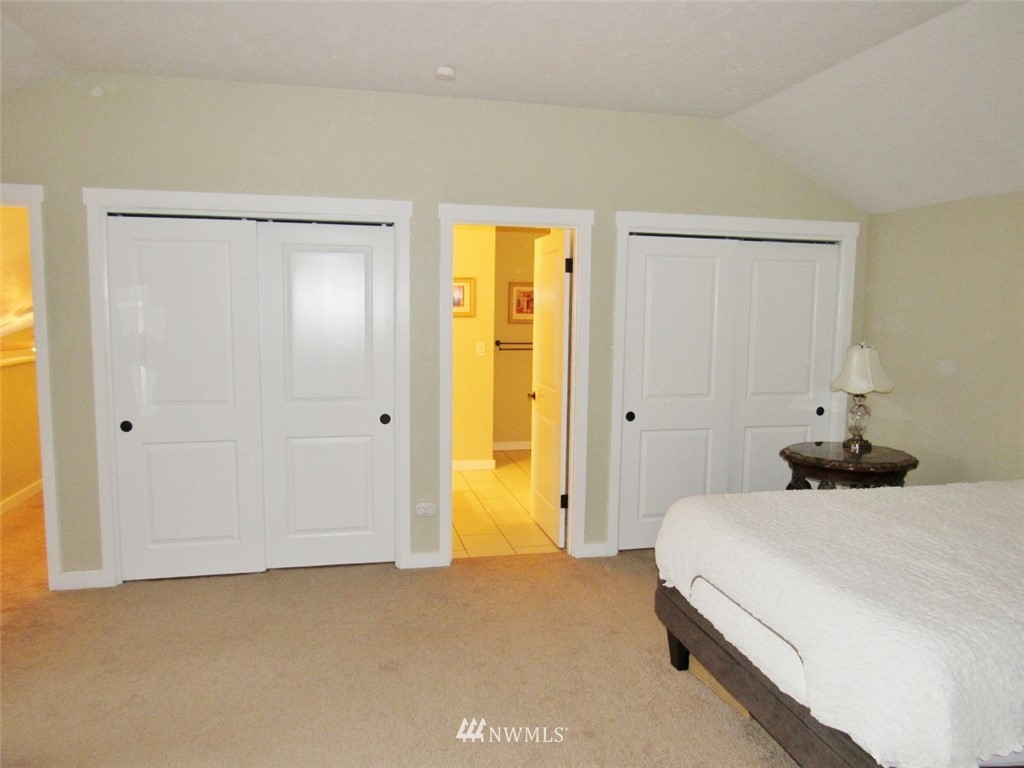 4124 Northwest Essex Road Bremerton, WA 98310 - Photo 8 of 25 Gallery Image 8