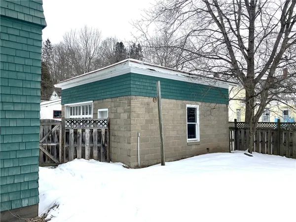 $169,900 | 20 Taylor Street, Oxford, NY 13830