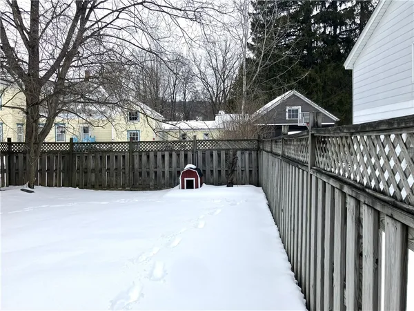 $169,900 | 20 Taylor Street, Oxford, NY 13830