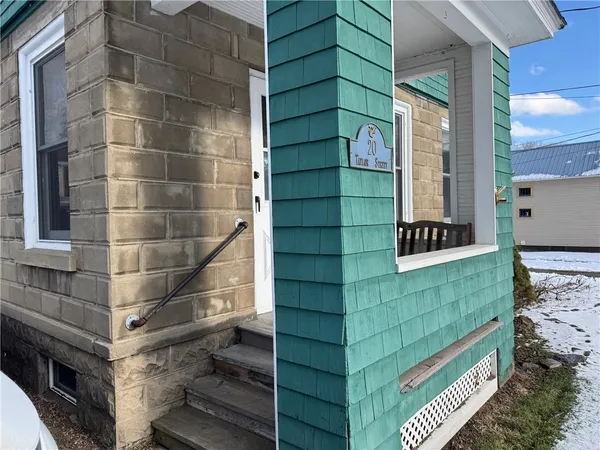 $169,900 | 20 Taylor Street, Oxford, NY 13830