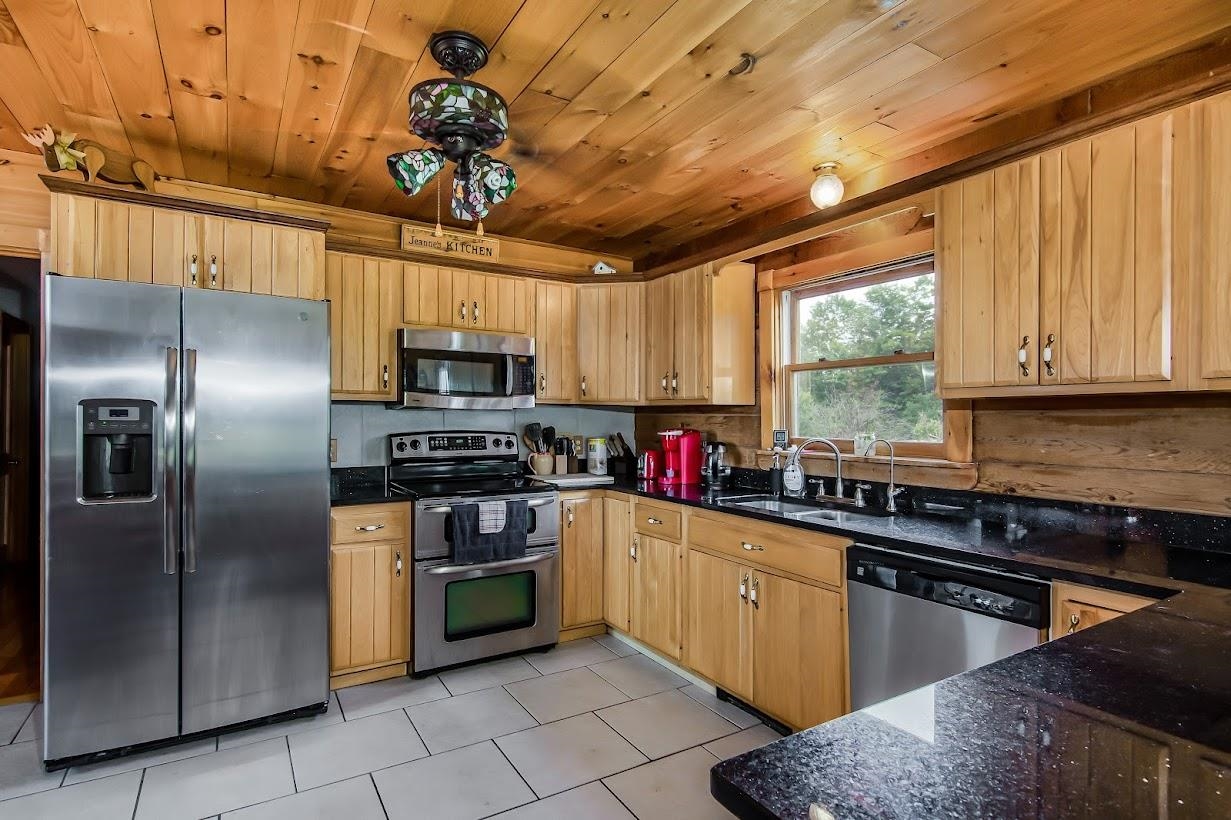 529 Cutler Corner Road Barre Town, VT 05641 - Photo 8 of 39