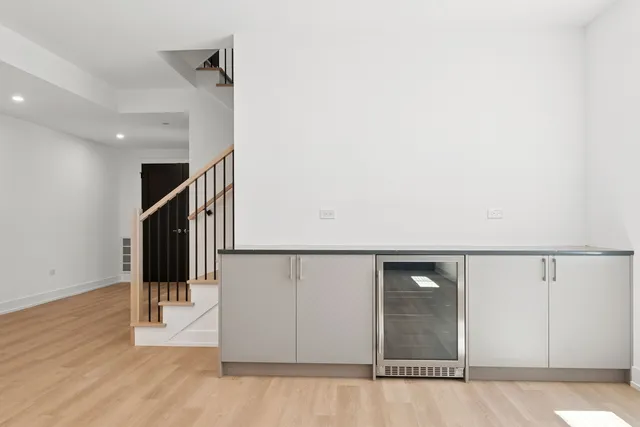 $8,750 | 9214 Washington Street, Niles, IL 60714