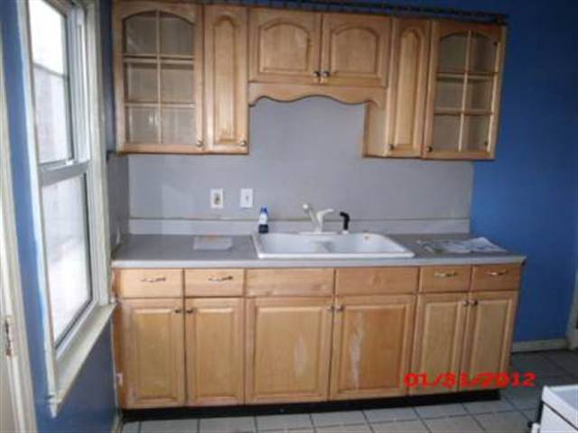 19758 Greenfield Road Detroit, MI 48235 - Photo 9 of 18 31093796-8.JPG