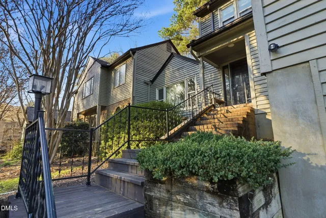 a view of entryway door of the house