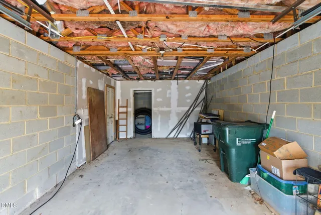 a view of a yard with an trees
