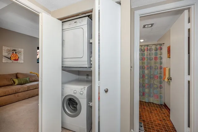 a en suite bathroom with a sink toilet and shower