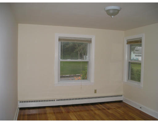 17 Margaret Road Sharon, MA 02067 - Photo 4 of 9 Gallery Image 4