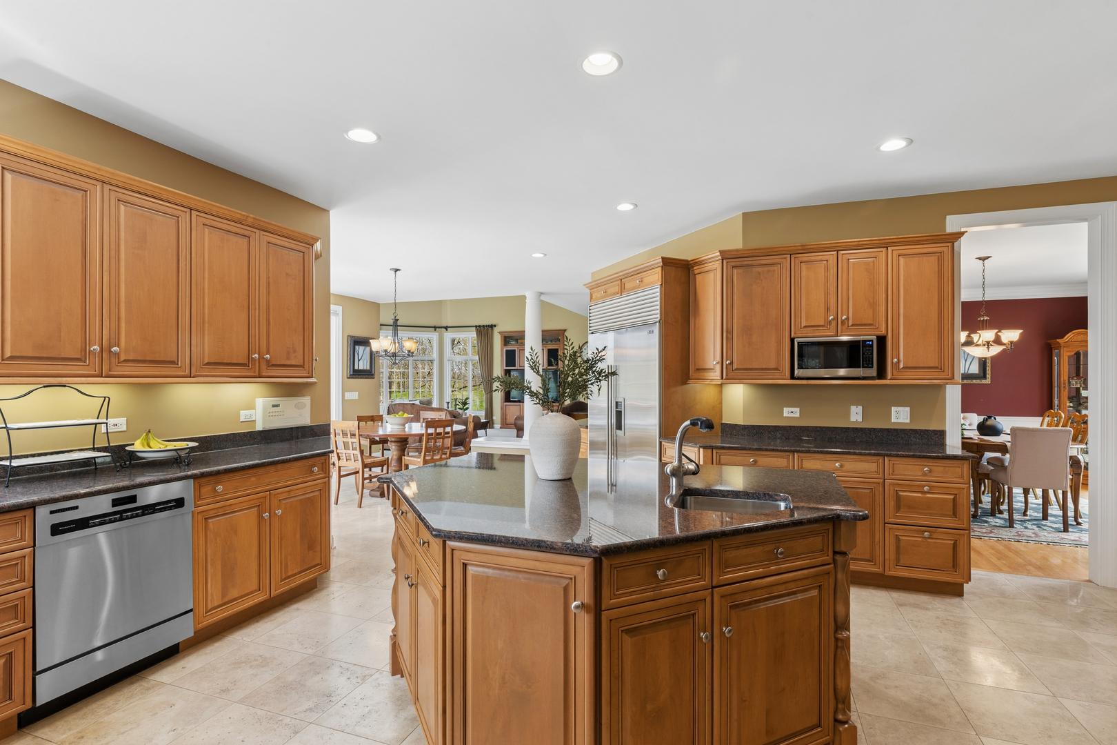 2719 Crystal Way Prairie Grove, IL 60012 - Photo 10 of 40
