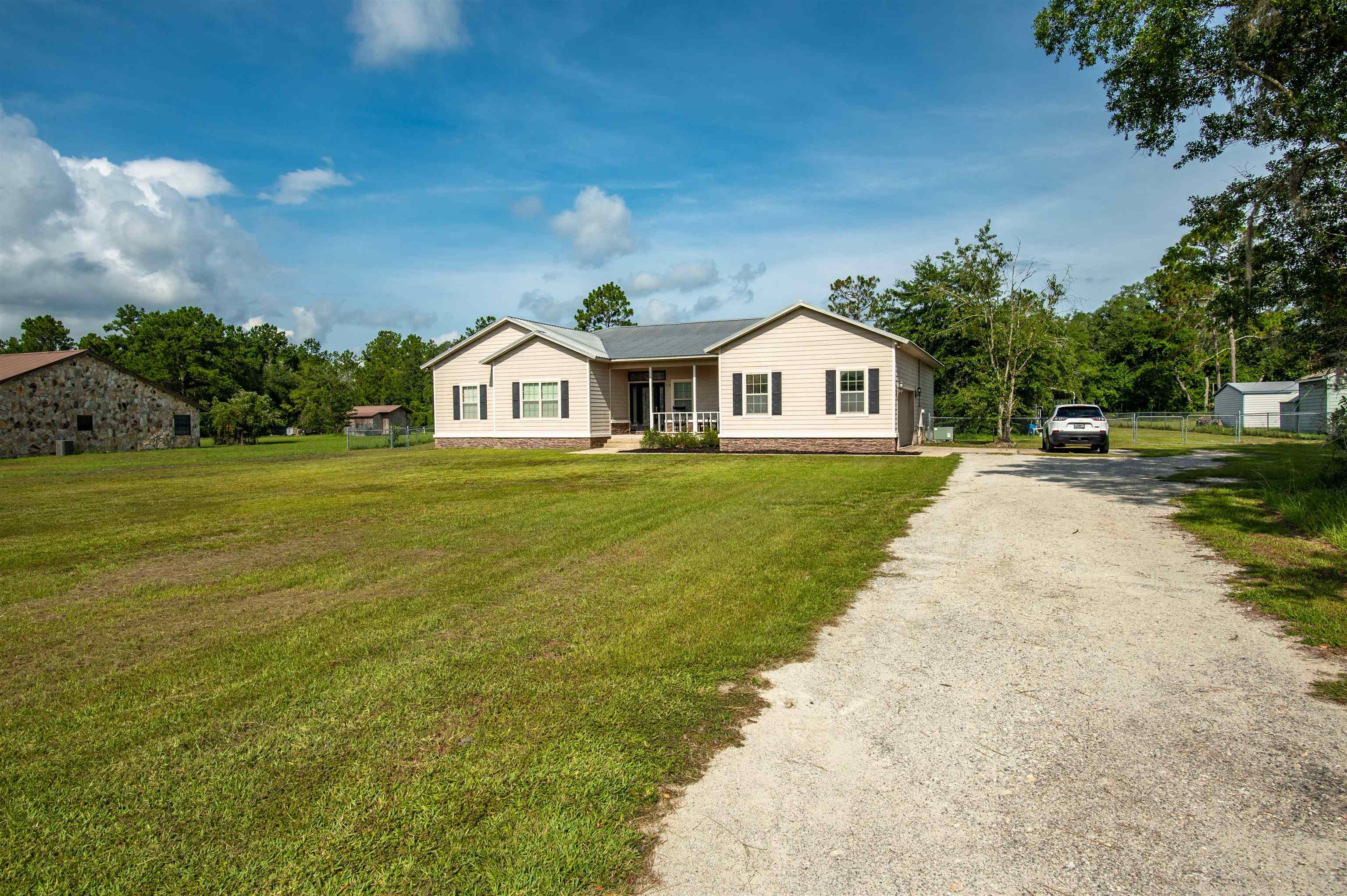 119 Wippletree Road Palatka, FL 32177 - Photo 3 of 41 Gallery Image 3