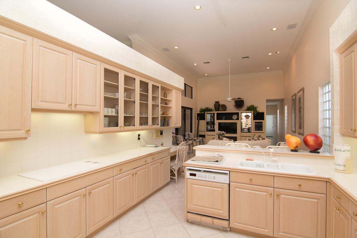 5197 Suffolk Drive Boca Raton, FL 33496 - Photo 7 of 22 IMG_3709.jpg