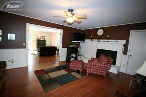 727 Huntington Road Grand Blanc, MI 48439 - Photo 16 of 40 20369436-15.JPG