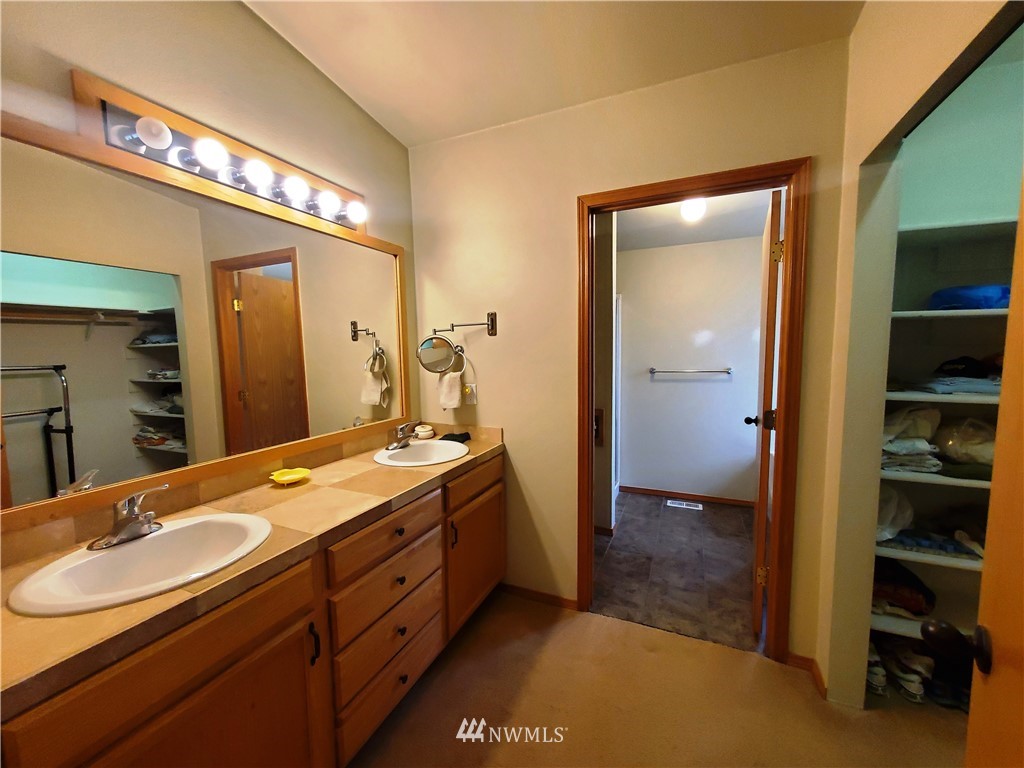 6714 Lower Peoh Point Road Cle Elum, WA 98922 - Photo 15 of 37 Gallery Image 15