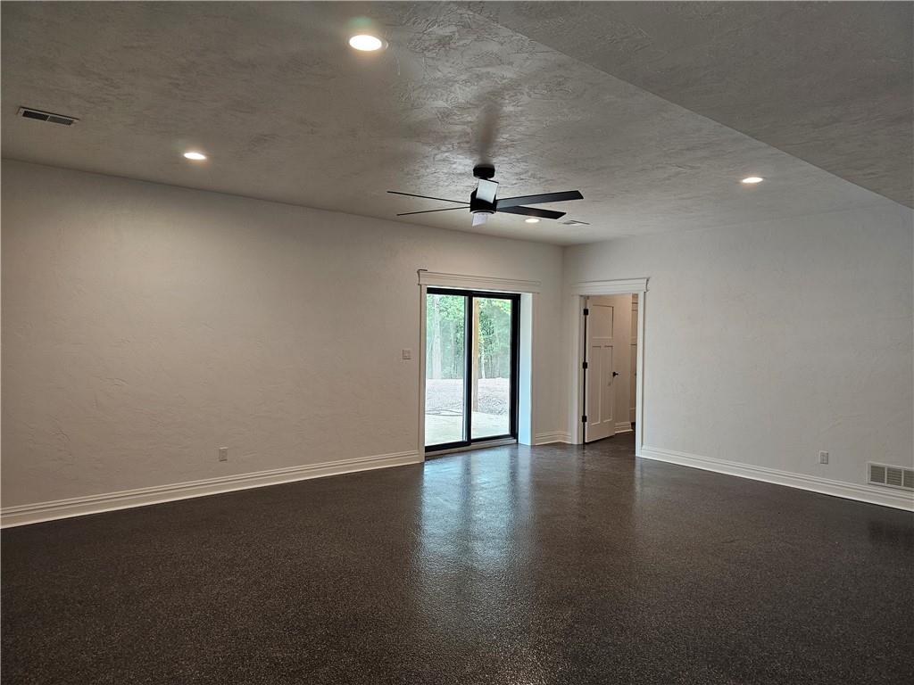 816 South 10th Street New Stanton, PA 15672 - Photo 23 of 27