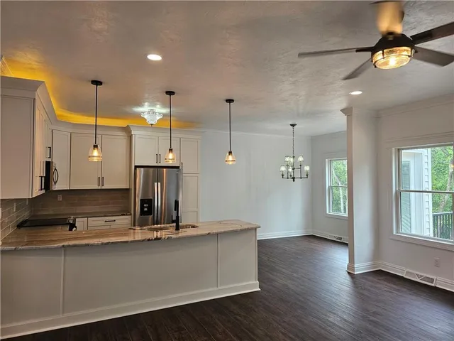 $465,000 | 816 South 10th Street, New Stanton, PA 15672