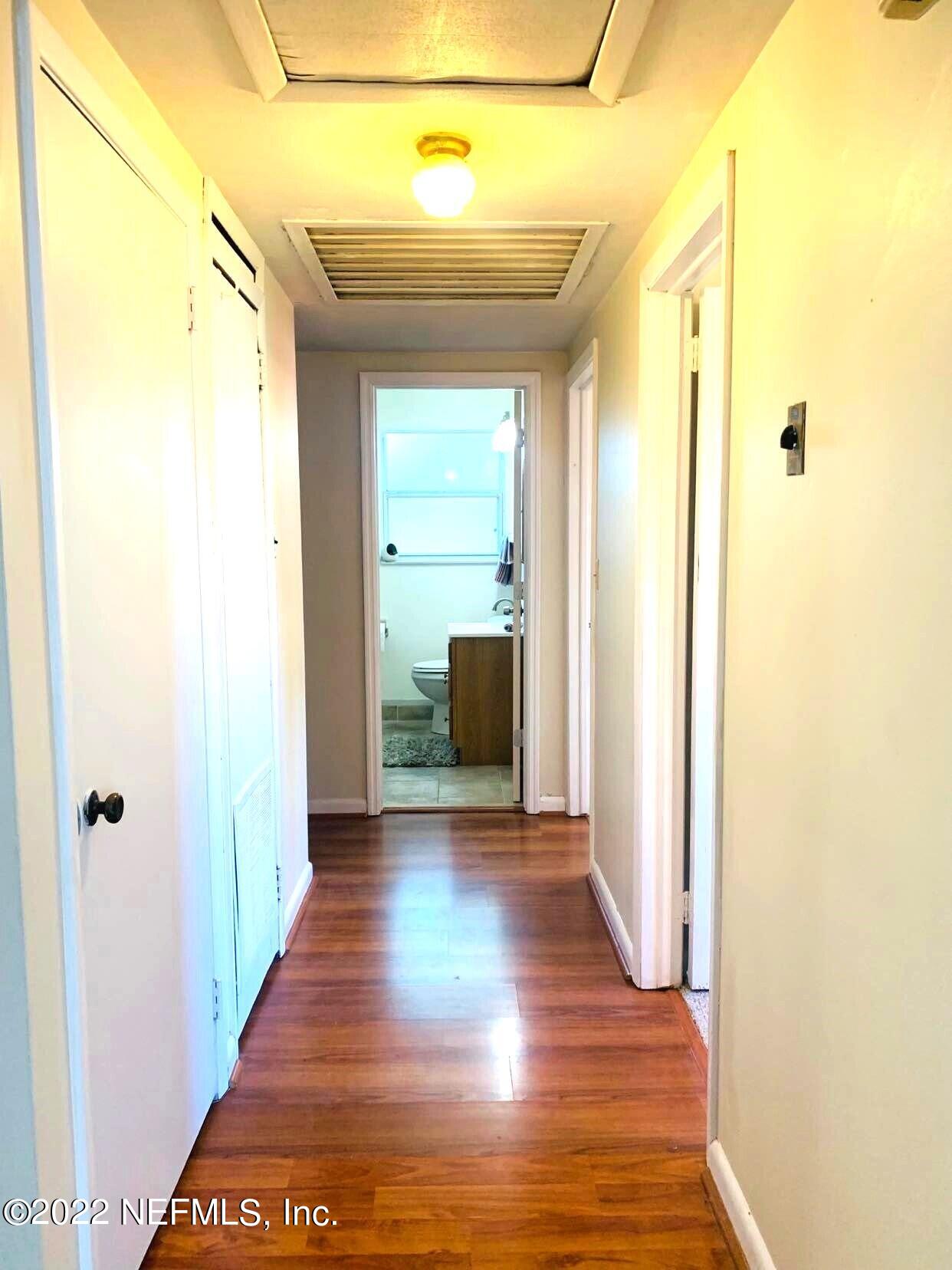 7033 Clovis Road Jacksonville, FL 32205 - Photo 26 of 37 Hallway