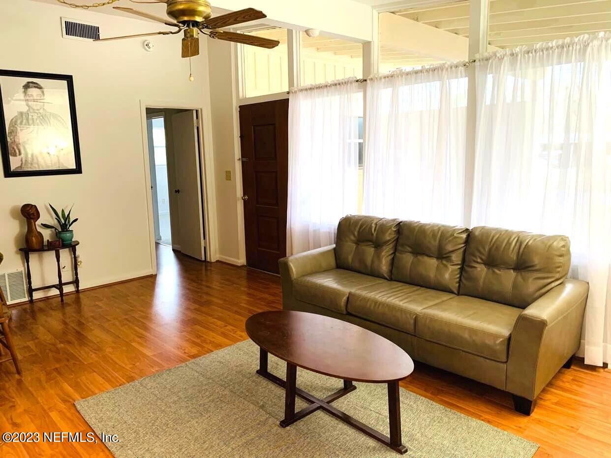 7033 Clovis Road Jacksonville, FL 32205 - Photo 8 of 37 family room to hall