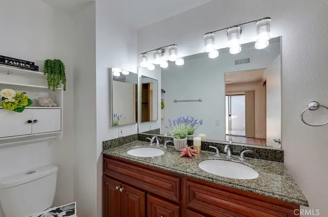 $560,000 | 10425 Hayford Street, Unit B, Bellflower, CA 90706