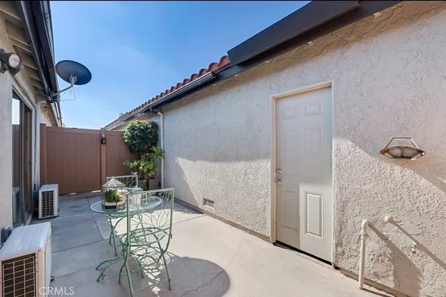$560,000 | 10425 Hayford Street, Unit B, Bellflower, CA 90706
