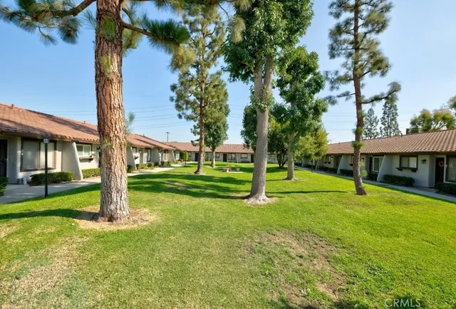 $560,000 | 10425 Hayford Street, Unit B, Bellflower, CA 90706