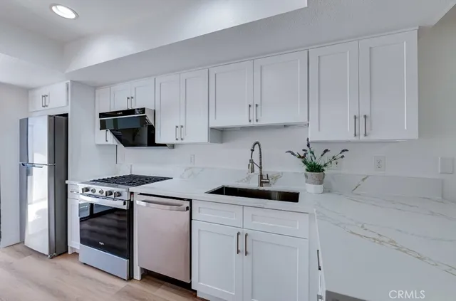 $560,000 | 10425 Hayford Street, Unit B, Bellflower, CA 90706