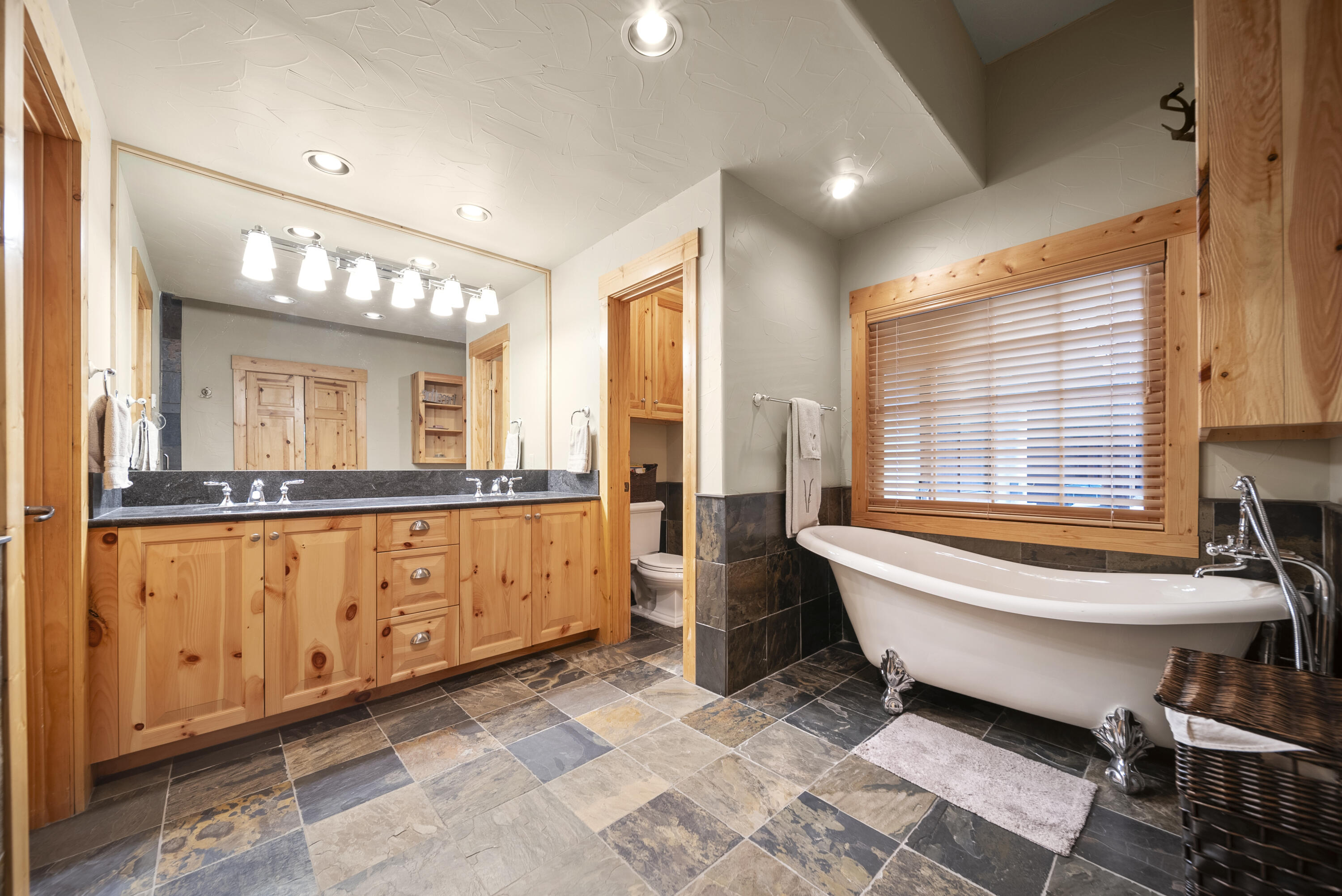 75 County Rd S44 Norwood, CO 81423 - Photo 14 of 34 Primary Bathroom