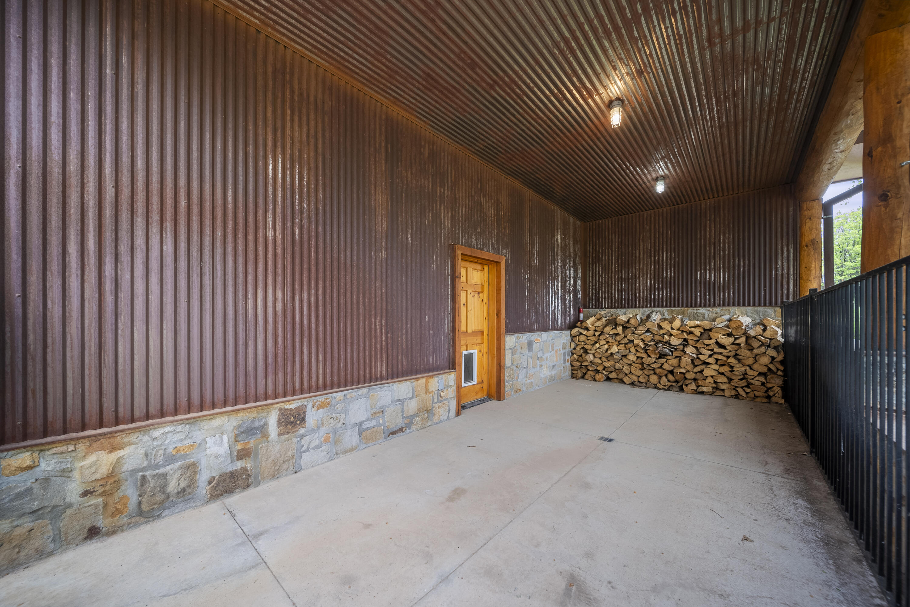 75 County Rd S44 Norwood, CO 81423 - Photo 25 of 34 Garage