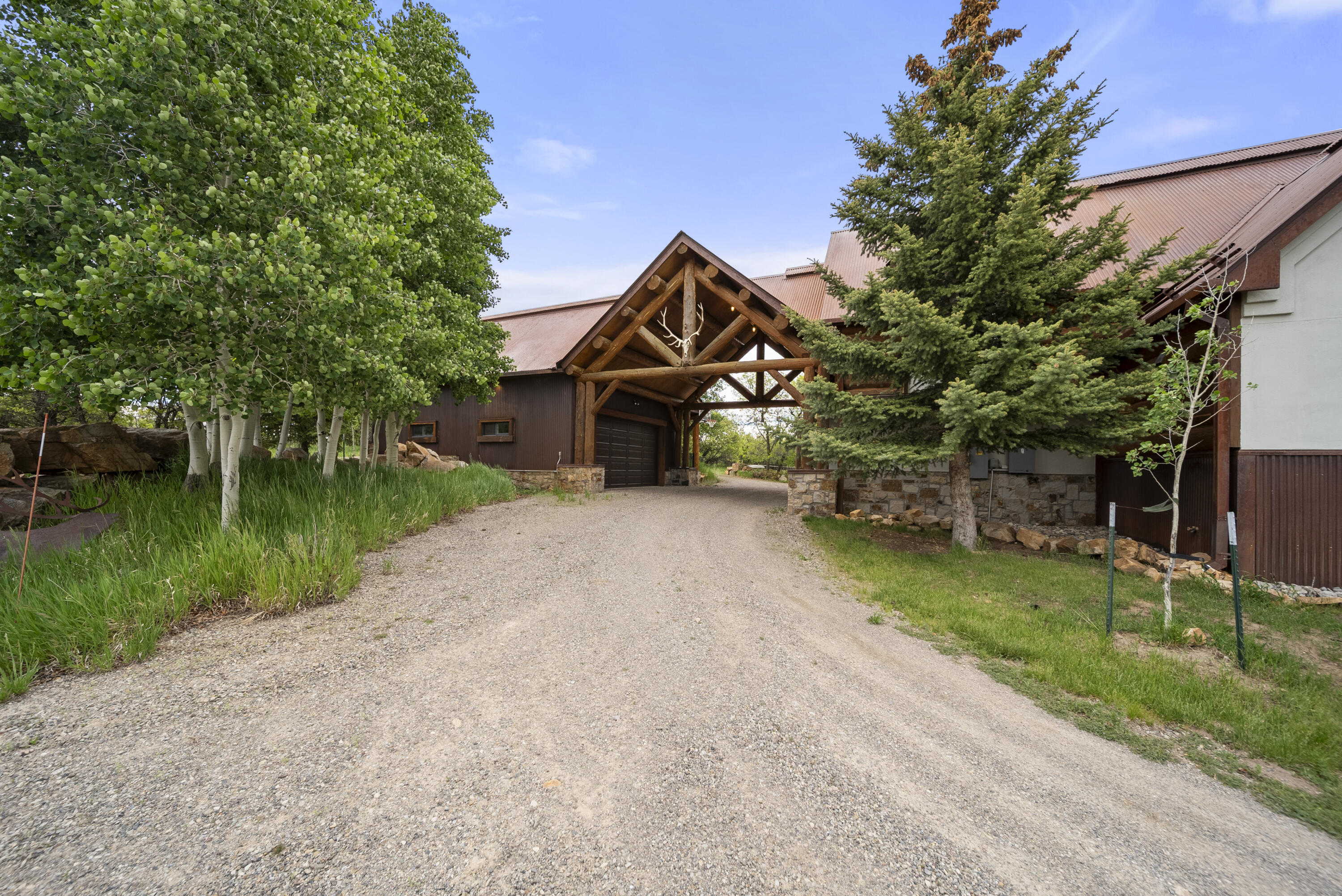 75 County Rd S44 Norwood, CO 81423 - Photo 32 of 34 Porte Co-Chere
