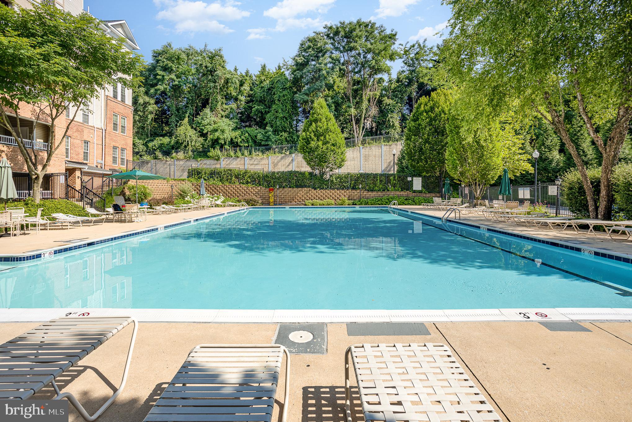 400 Symphony Circle, Unit 350D Cockeysville, MD 21030 - Photo 24 of 24 Huge Pool