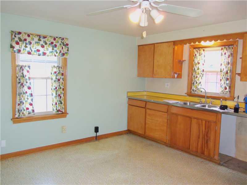 242 Chicora Road Butler, PA 16001 - Photo 3 of 12 Kitchen.