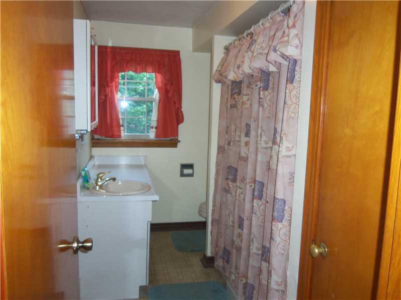 242 Chicora Road Butler, PA 16001 - Photo 4 of 12 Full Bath.