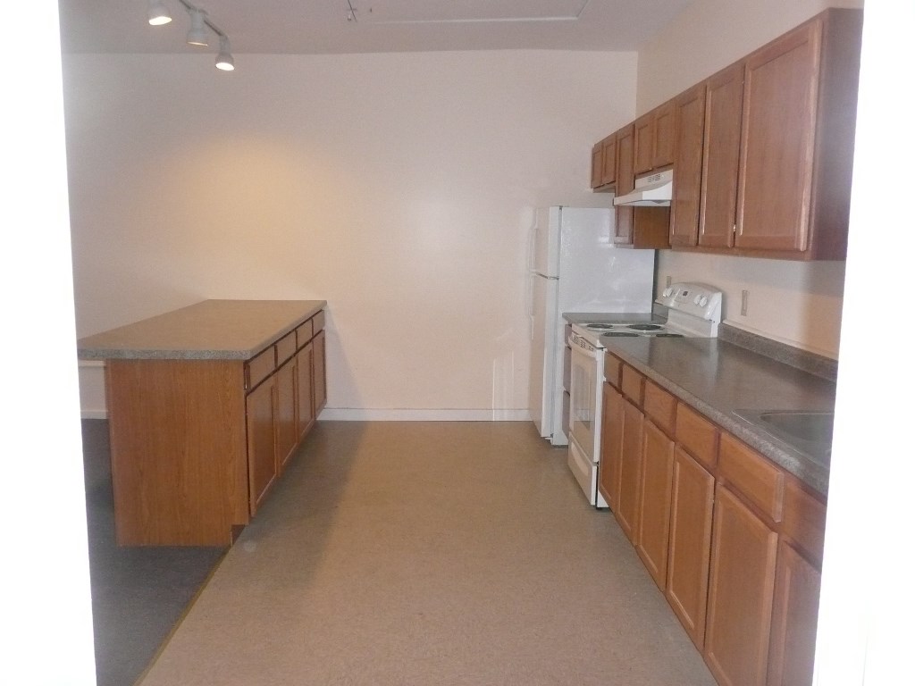 101 Broad Street Claremont, NH 03743 - Photo 4 of 10