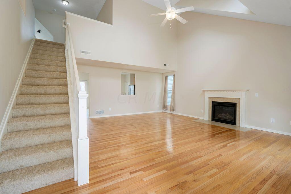 5735 Nadler Road Dublin, OH 43016 - Photo 7 of 48 Living Room