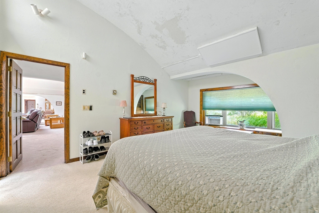 182 County Road Plympton, MA 02367 - Photo 17 of 35