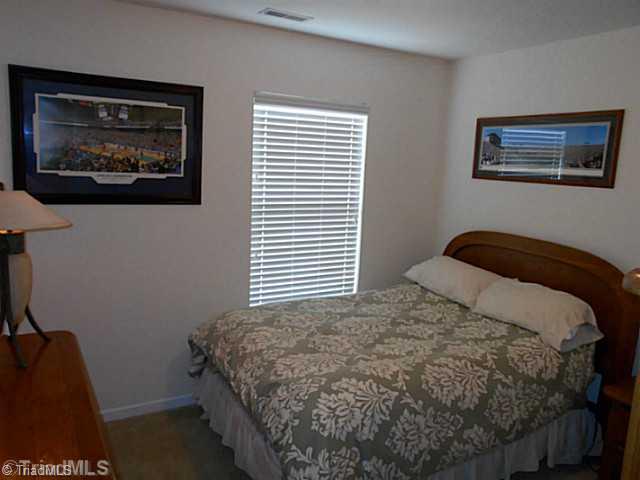 899 Hedgepath Terrace High Point, NC 27265 - Photo 16 of 16 3rd Bedroom.